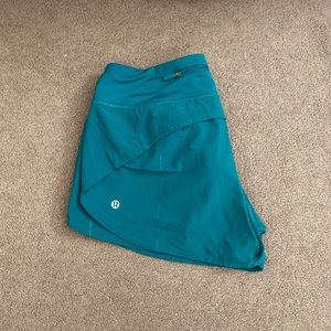 Lululemon Speed Up Shortes Lined 4” Size 6 Tall
